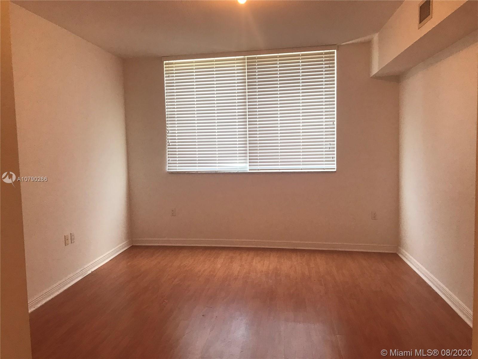 Photo of 1745 Hallandale Beach Blvd #201W, Hallandale Beach, Florida, 33009 - HALF BATH