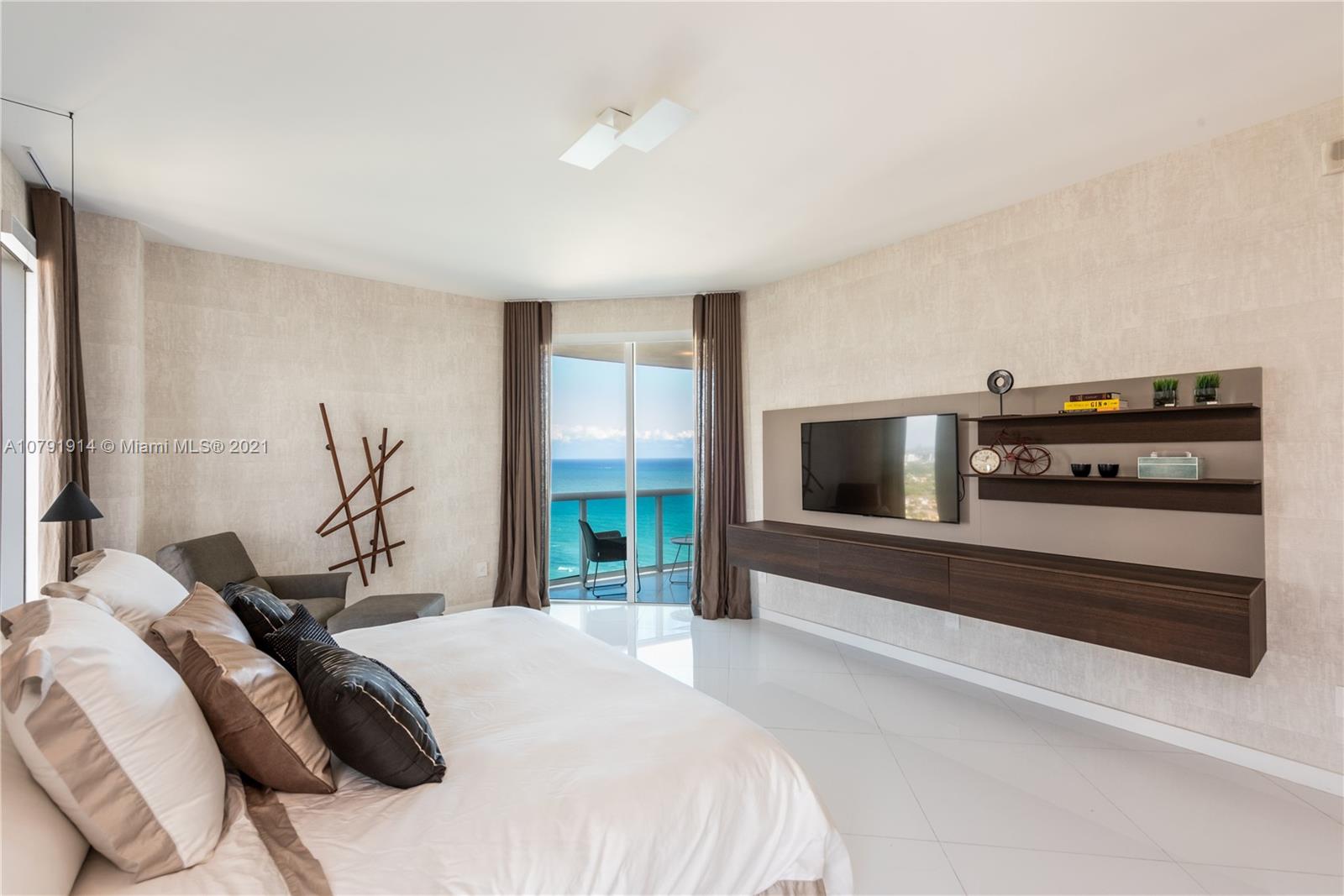 Photo of 2711 Ocean Dr #3301, Hollywood, Florida, 33019 -