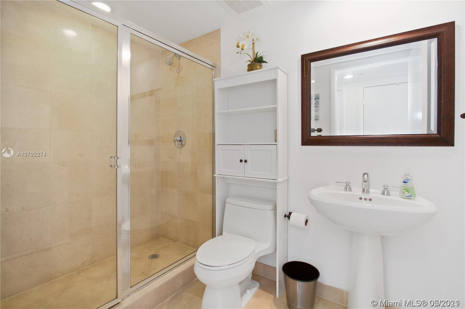 See details 4503 3 / 3 1733 sq. ft. $ 2020-05-21 0 Photo