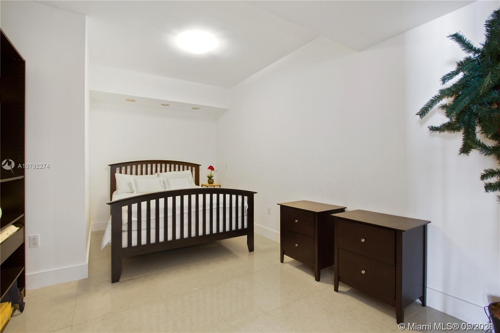 See details 4503 3 / 3 1733 sq. ft. $ 2020-05-21 0 Photo