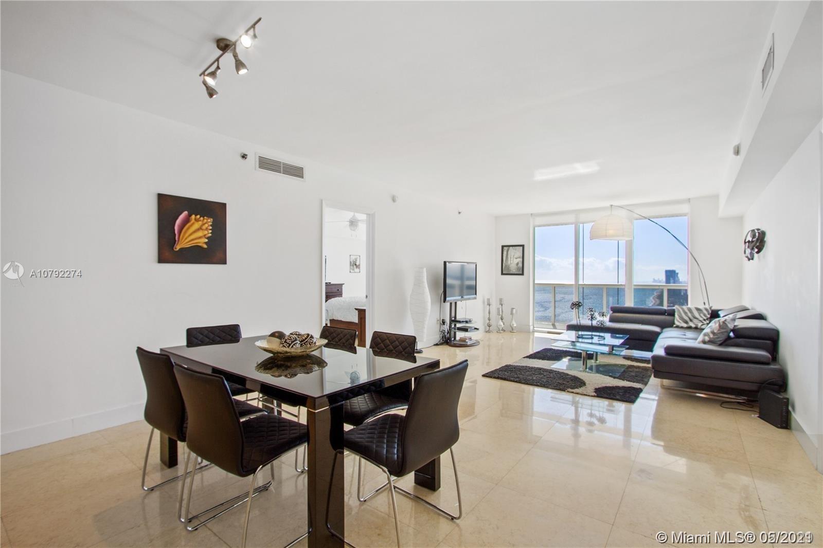 See details 4503 3 / 3 1733 sq. ft. $ 2020-05-21 0 Photo