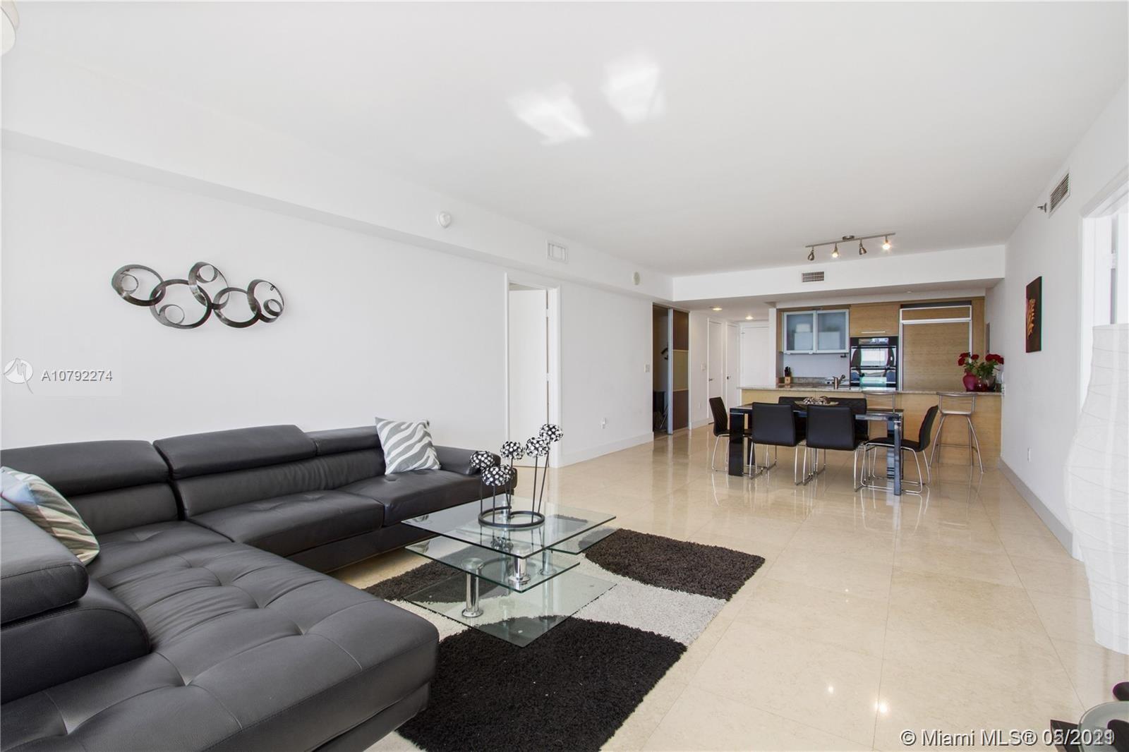 See details 4503 3 / 3 1733 sq. ft. $ 2020-05-21 0 Photo