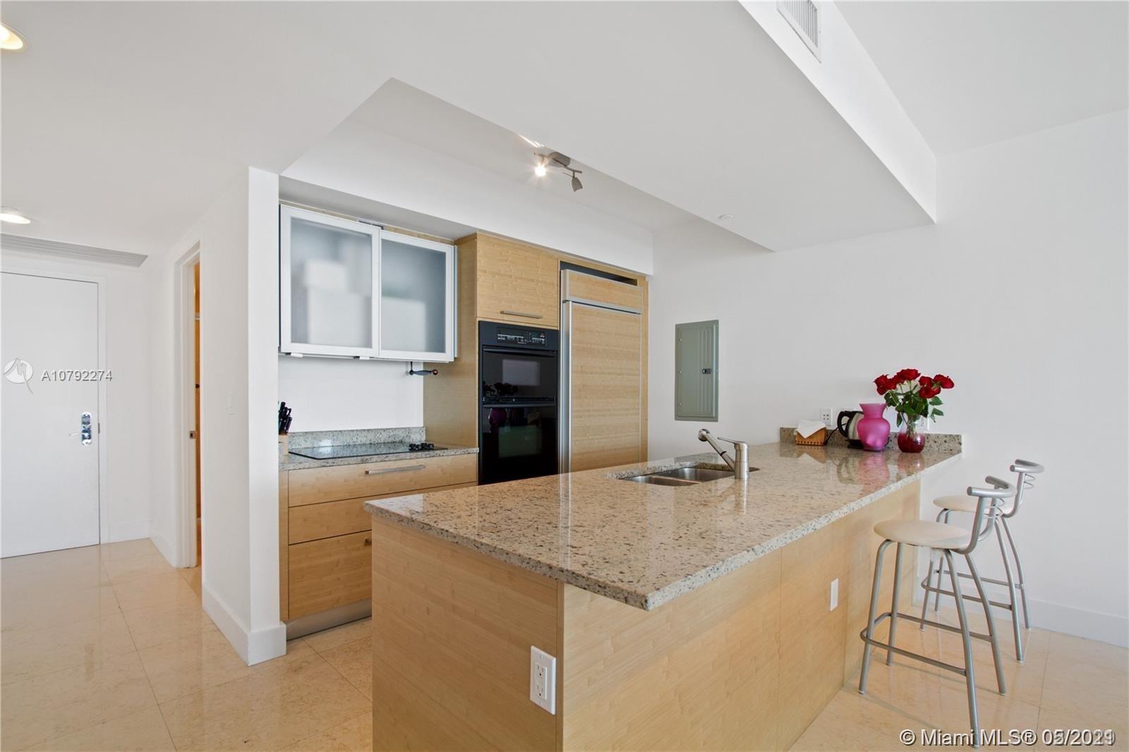 See details 4503 3 / 3 1733 sq. ft. $ 2020-05-21 0 Photo