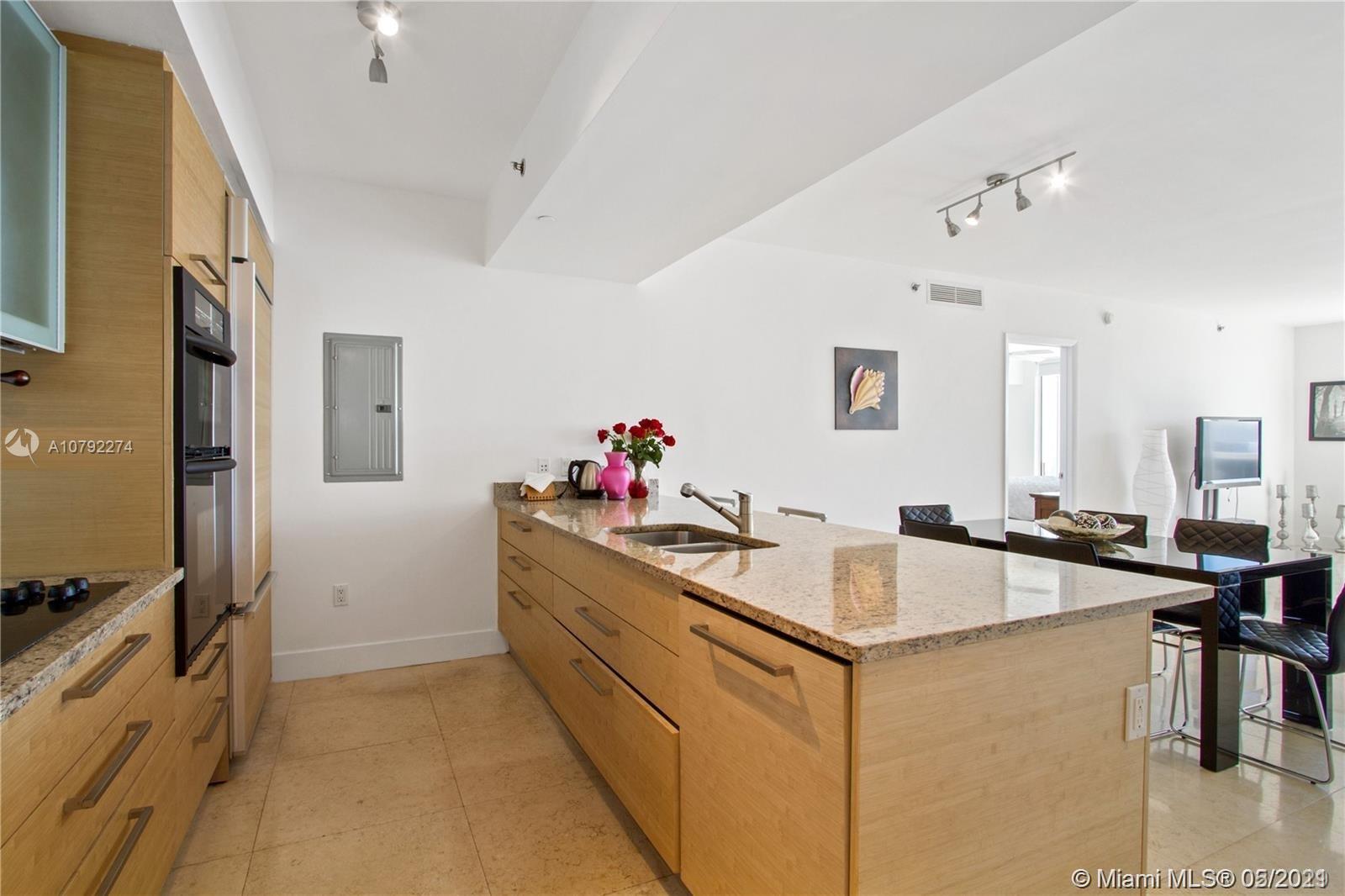 See details 4503 3 / 3 1733 sq. ft. $ 2020-05-21 0 Photo