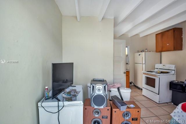See details / 860 sq. ft. $ 2020-04-10 0 Photo
