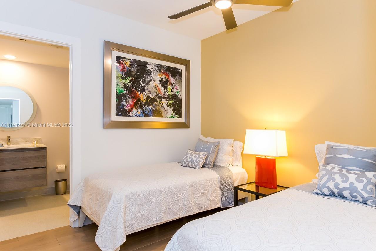 Ver detalles 2602 3 / 3 2065 sq. ft. $ 2020-01-13 0 foto