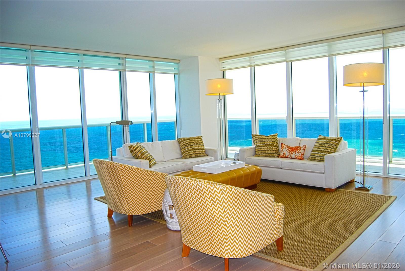 Ver detalles 2602 3 / 3 2065 sq. ft. $ 2020-01-13 0 foto