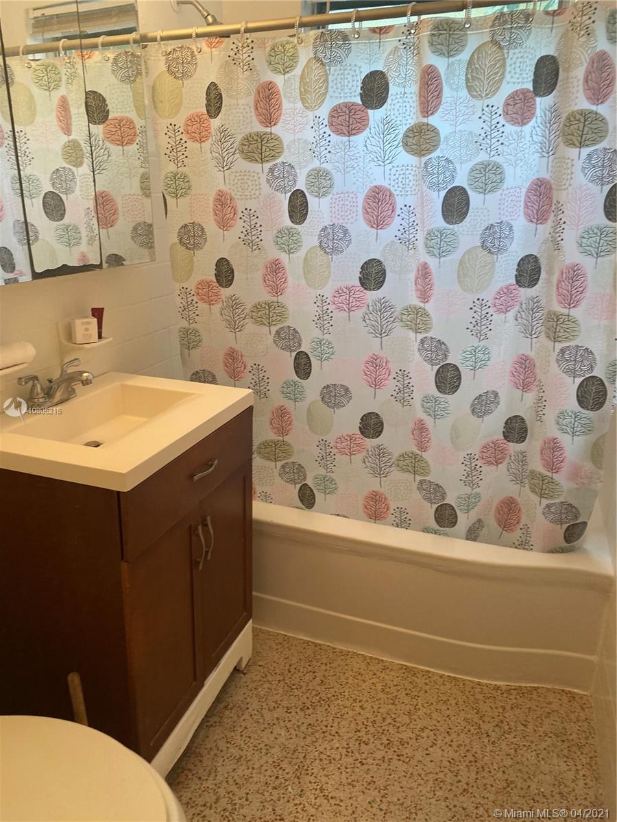 See details / 7074 sq. ft. $ 2021-04-20 0 Photo
