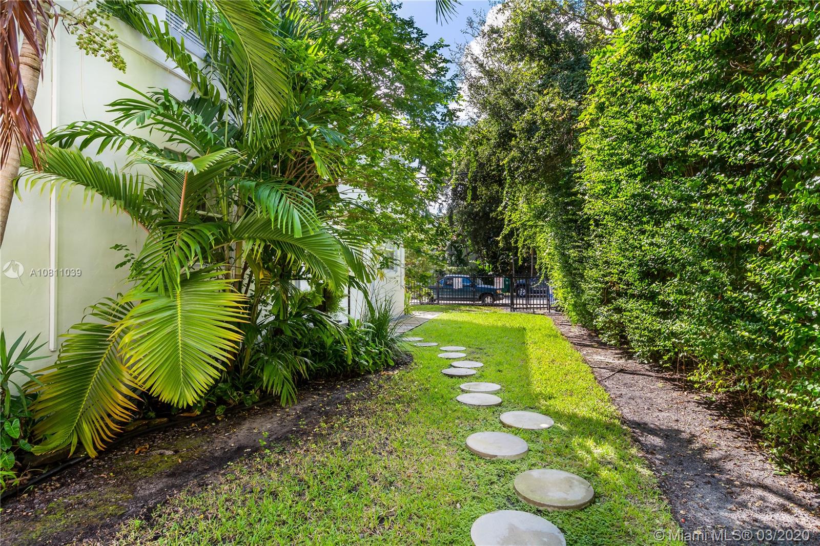 See details / 373 sq. ft. $ 2021-01-05 0 Photo