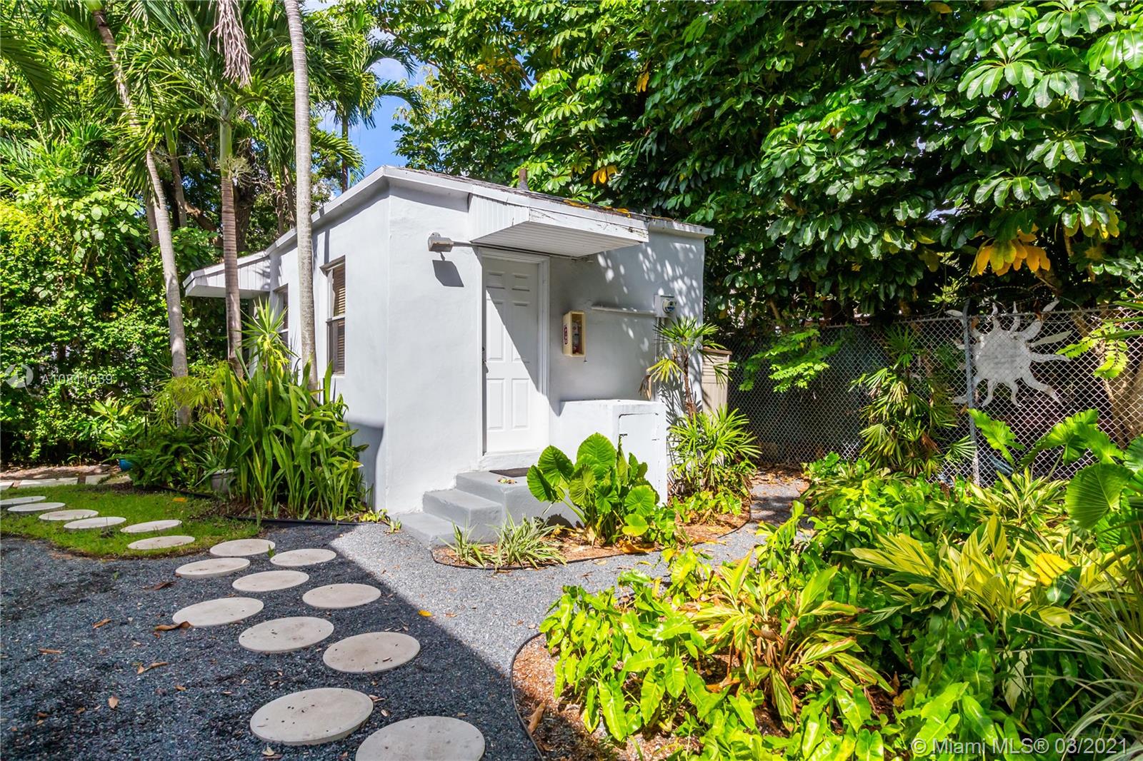 See details / 373 sq. ft. $ 2021-01-05 0 Photo