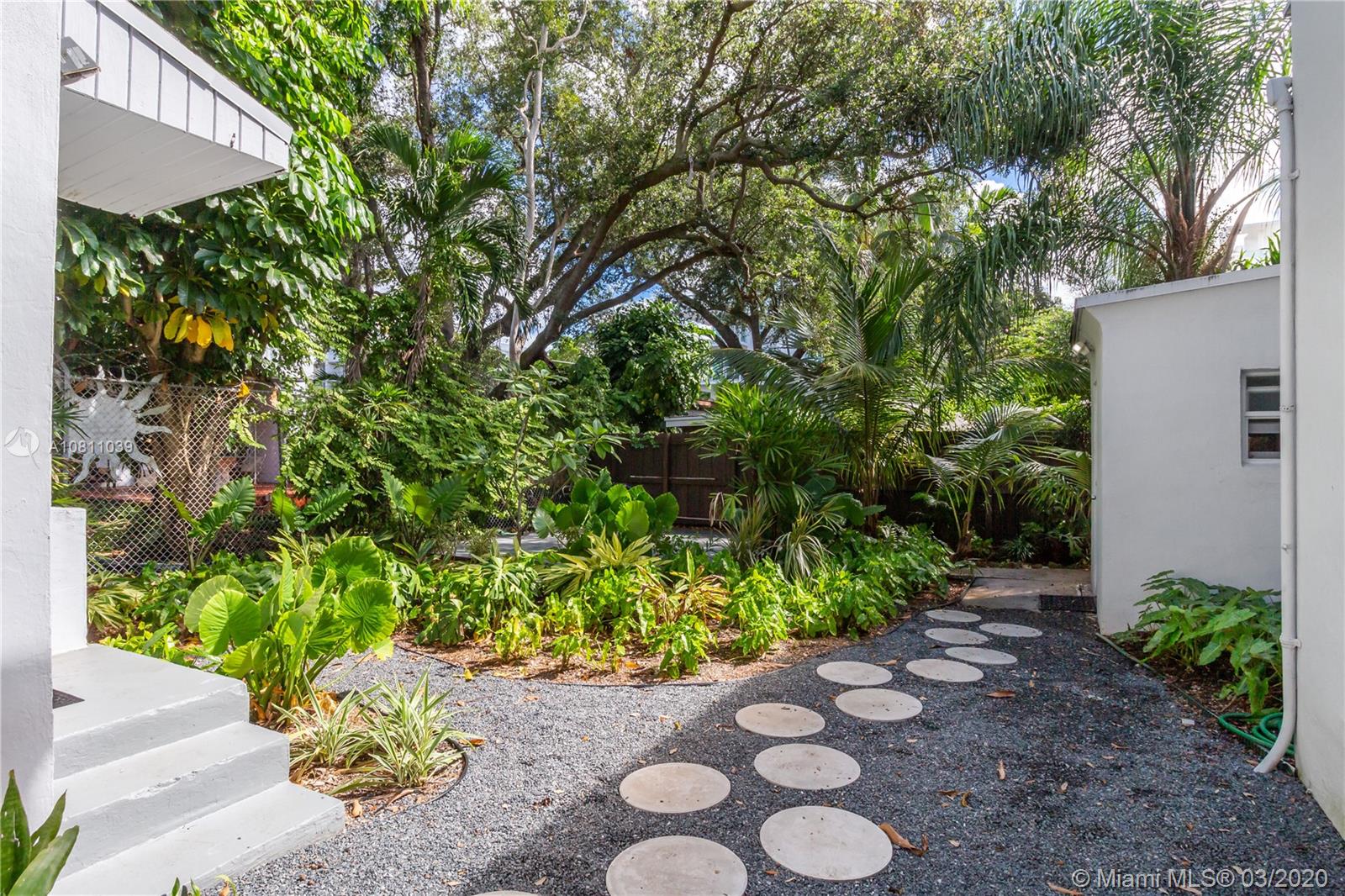 See details / 373 sq. ft. $ 2021-01-05 0 Photo