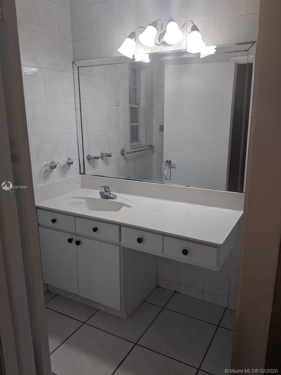 See details / 1627 sq. ft. $ 2020-12-07 0 Photo