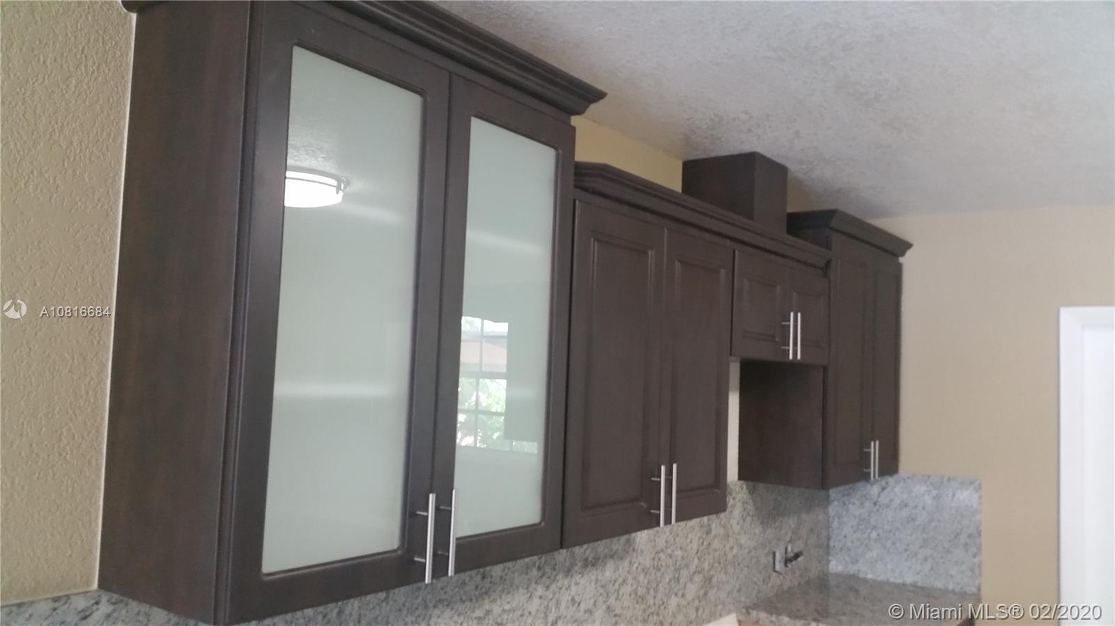 See details / 1627 sq. ft. $ 2020-12-07 0 Photo