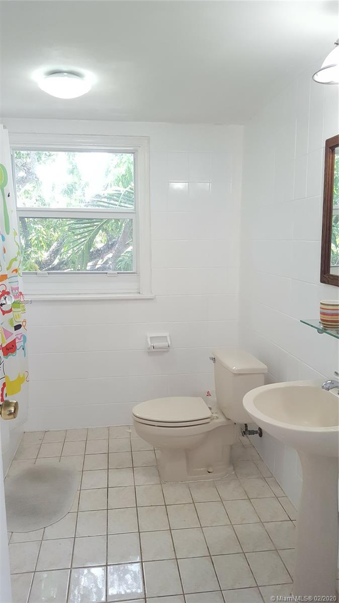 See details / 3303 sq. ft. $ 2020-02-14 0 Photo