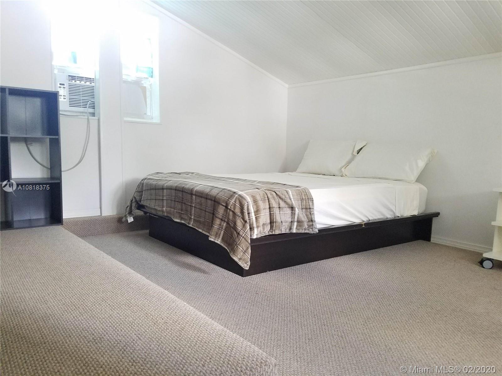 See details / 3303 sq. ft. $ 2020-02-14 0 Photo