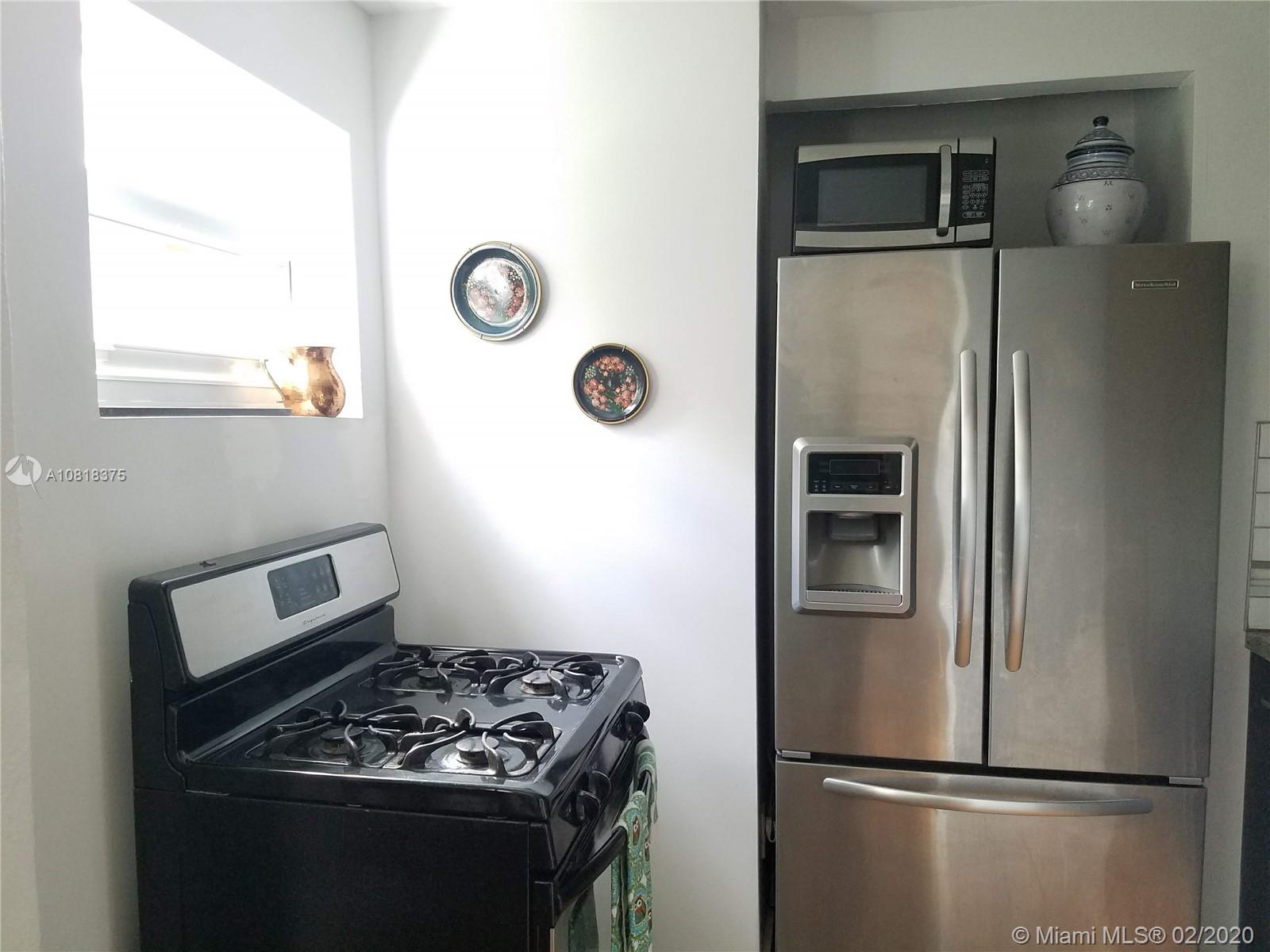 See details / 3303 sq. ft. $ 2020-02-14 0 Photo