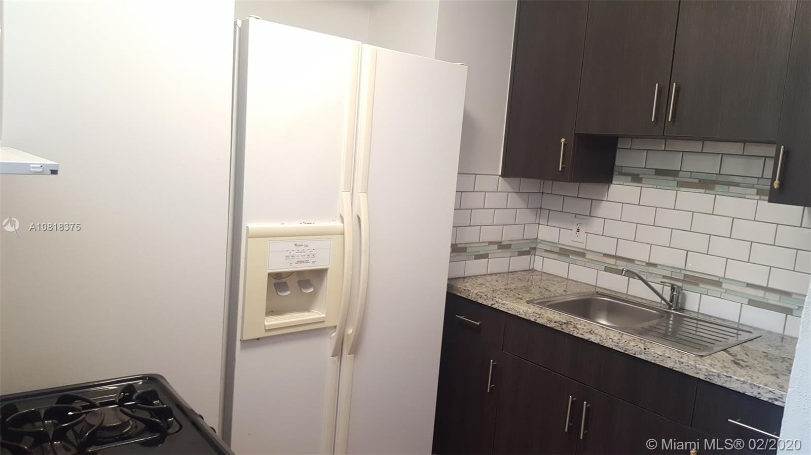 See details / 3303 sq. ft. $ 2020-02-14 0 Photo