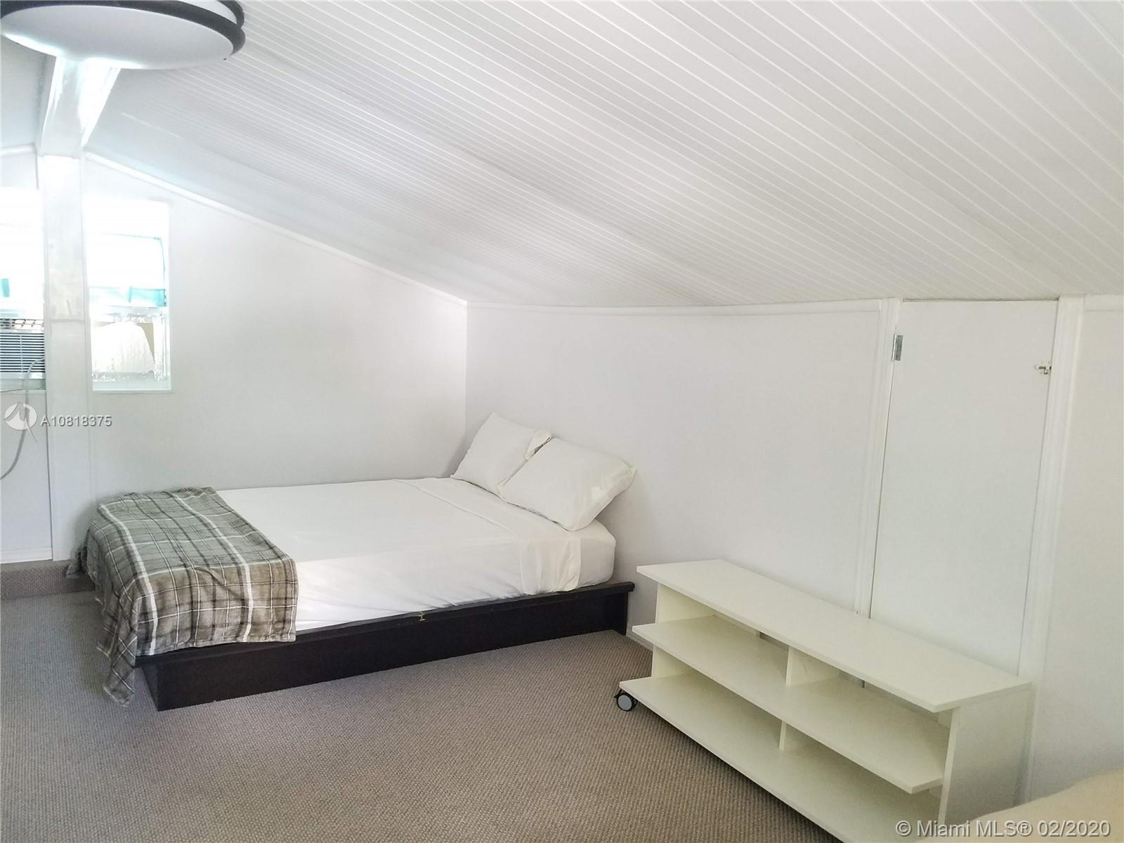 See details / 3303 sq. ft. $ 2020-02-14 0 Photo