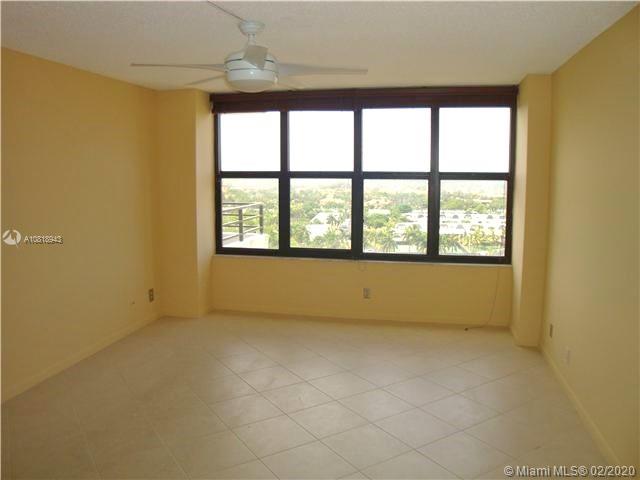 Photo of 2500 PARKVIEW DR #1511, Hallandale Beach, Florida, 33009 - Kitchen