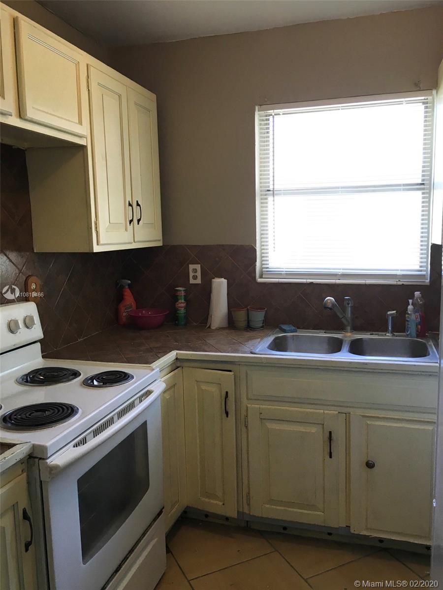 See details / 1700 sq. ft. $ 2020-02-17 0 Photo