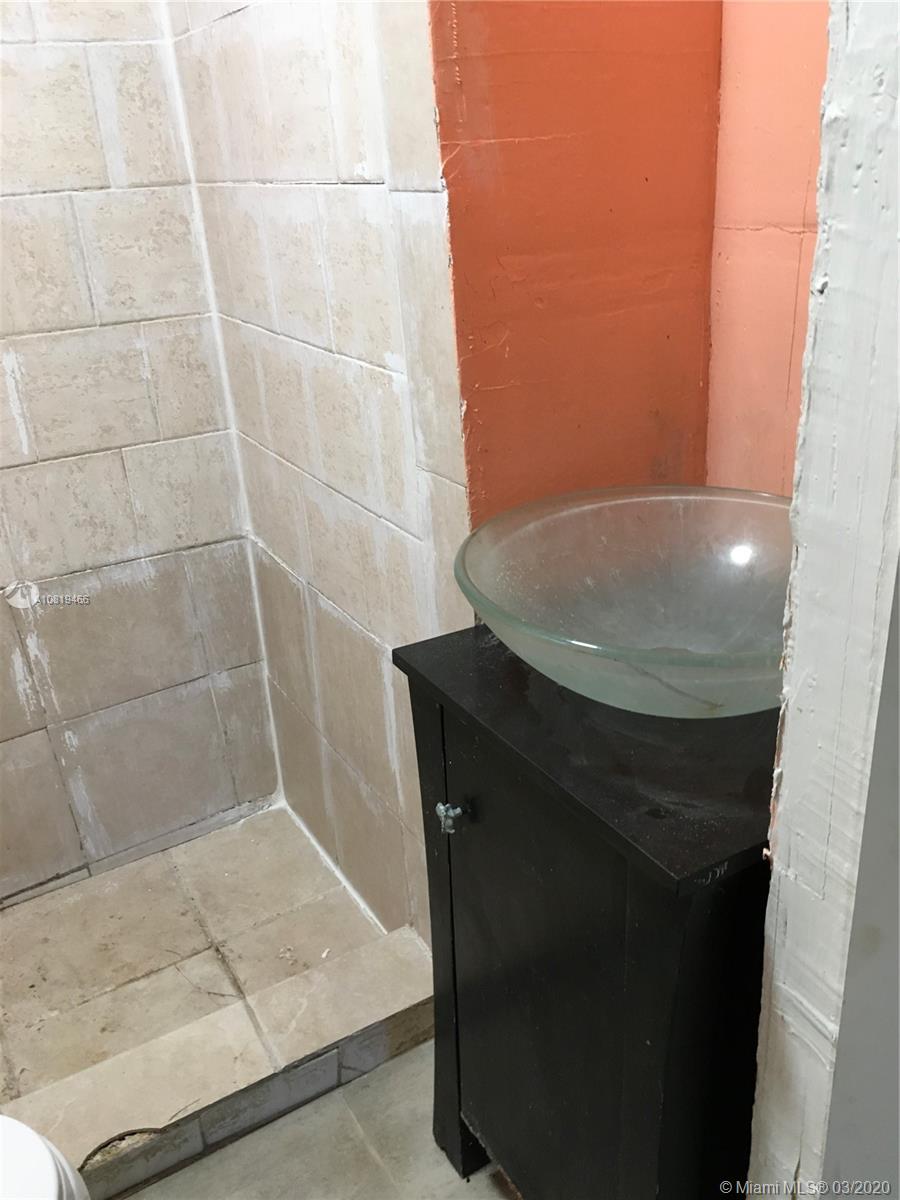 See details / 1700 sq. ft. $ 2020-02-17 0 Photo