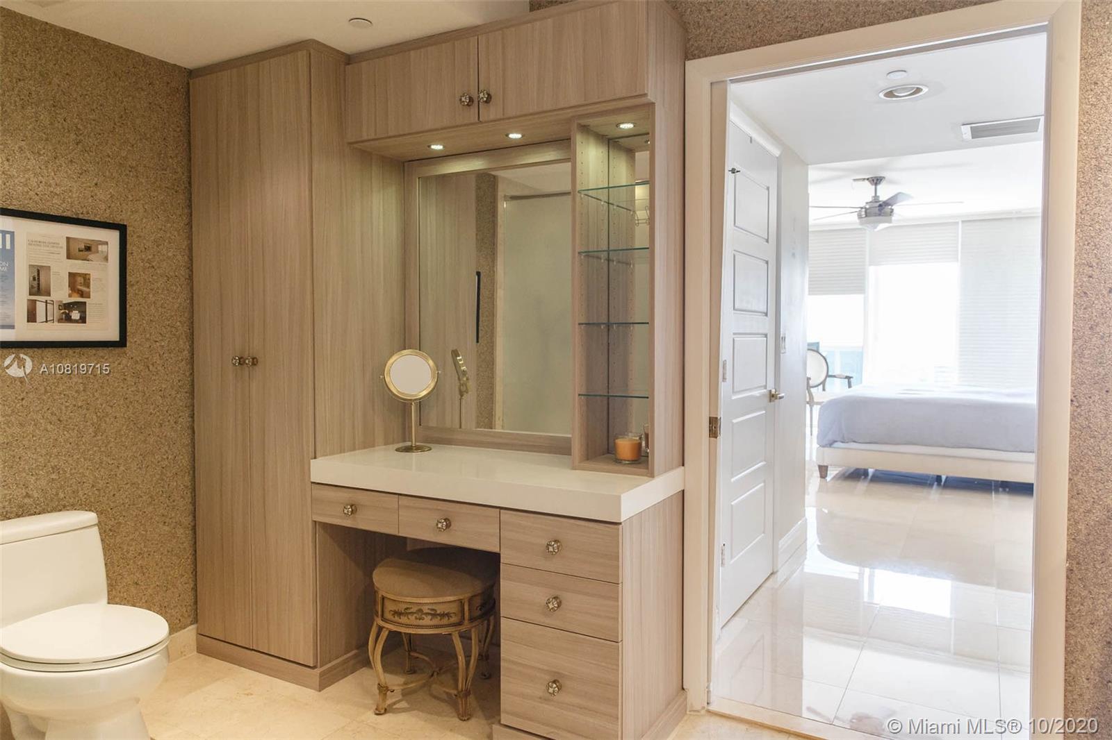 Ver detalles 3003 3 / 3 1733 sq. ft. $ 2020-10-19 0 foto