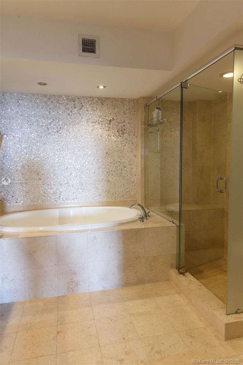 Ver detalles 3003 3 / 3 1733 sq. ft. $ 2020-10-19 0 foto