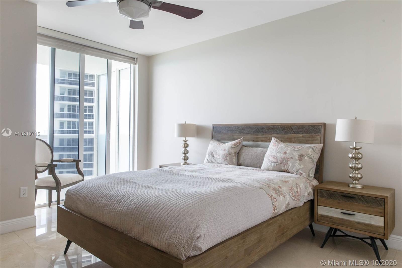 Ver detalles 3003 3 / 3 1733 sq. ft. $ 2020-10-19 0 foto