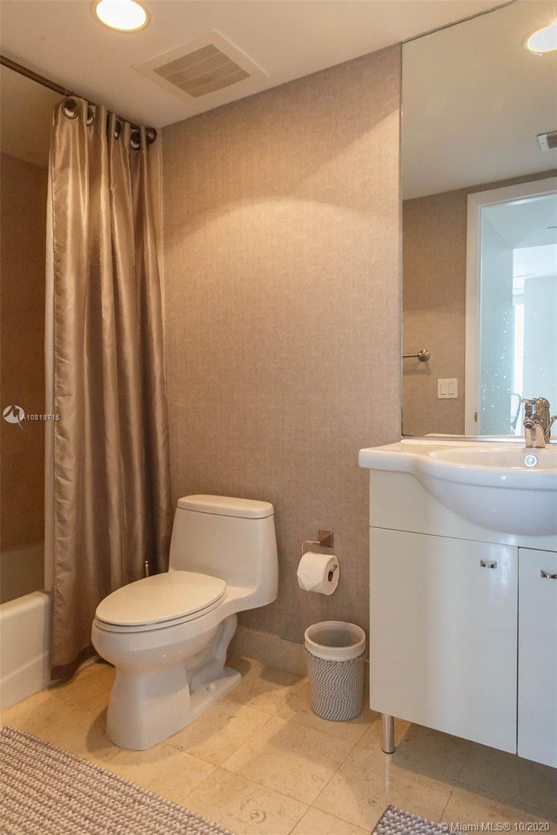 Ver detalles 3003 3 / 3 1733 sq. ft. $ 2020-10-19 0 foto