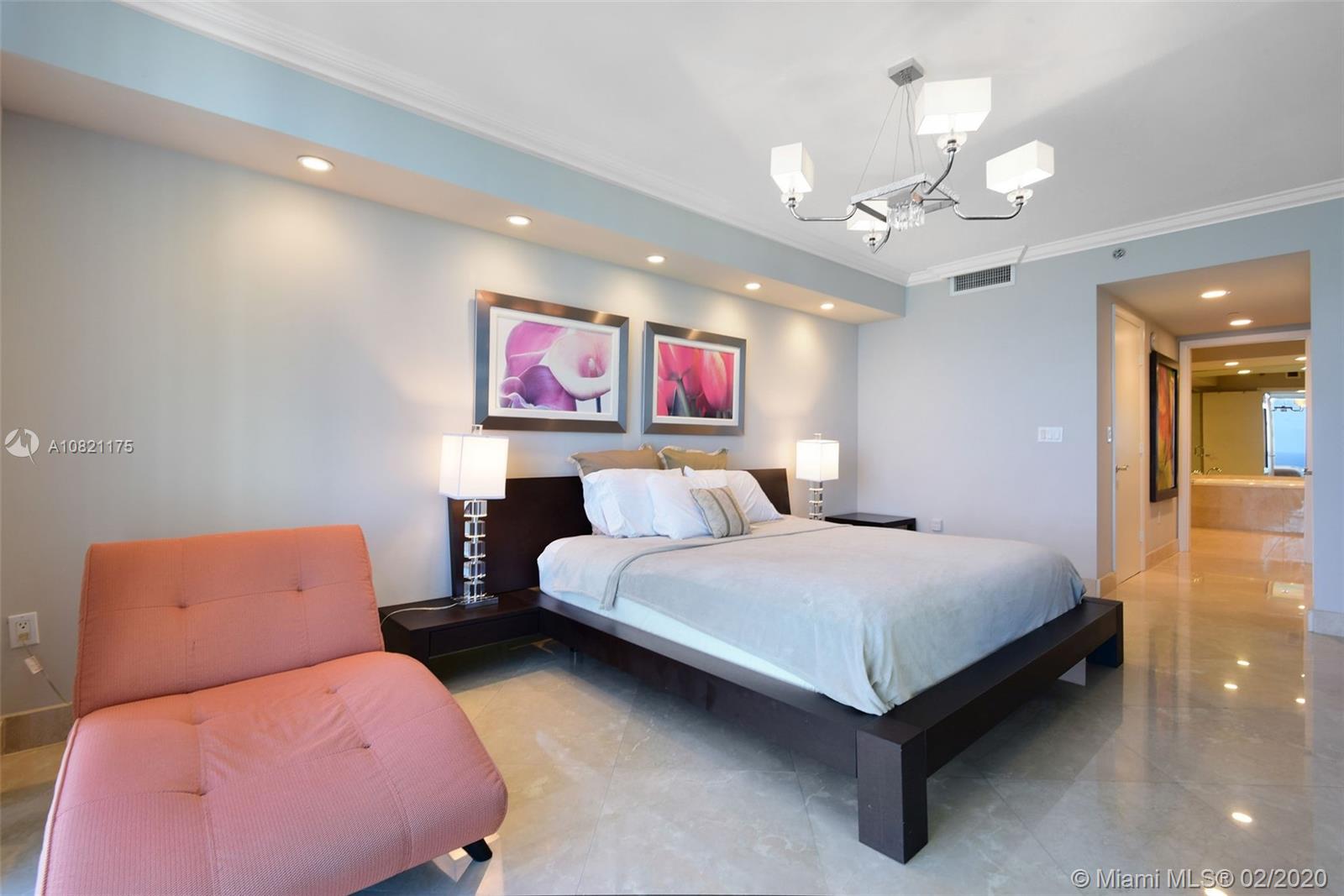 Ver detalles 3001 3 / 4 2078 sq. ft. $ 2020-06-16 0 foto