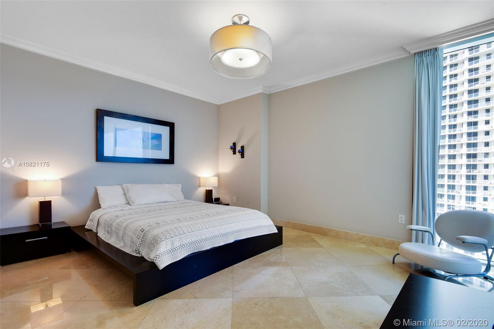 Ver detalles 3001 3 / 4 2078 sq. ft. $ 2020-06-16 0 foto