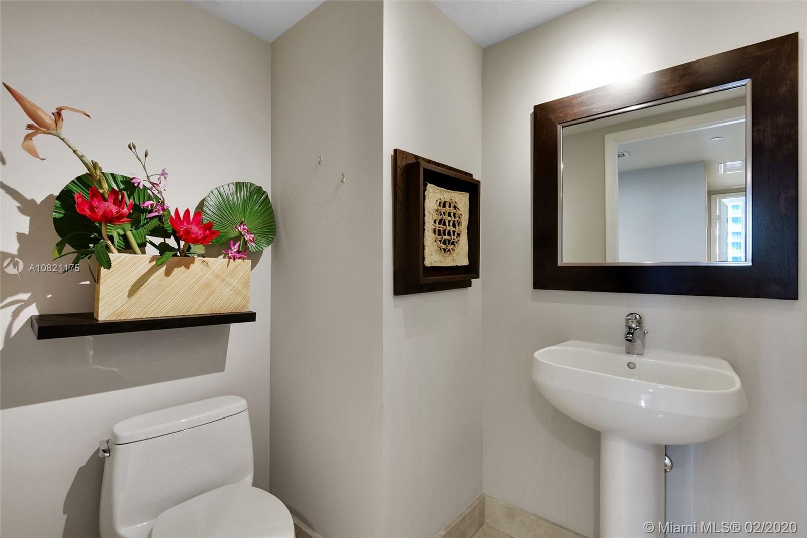 Ver detalles 3001 3 / 4 2078 sq. ft. $ 2020-06-16 0 foto