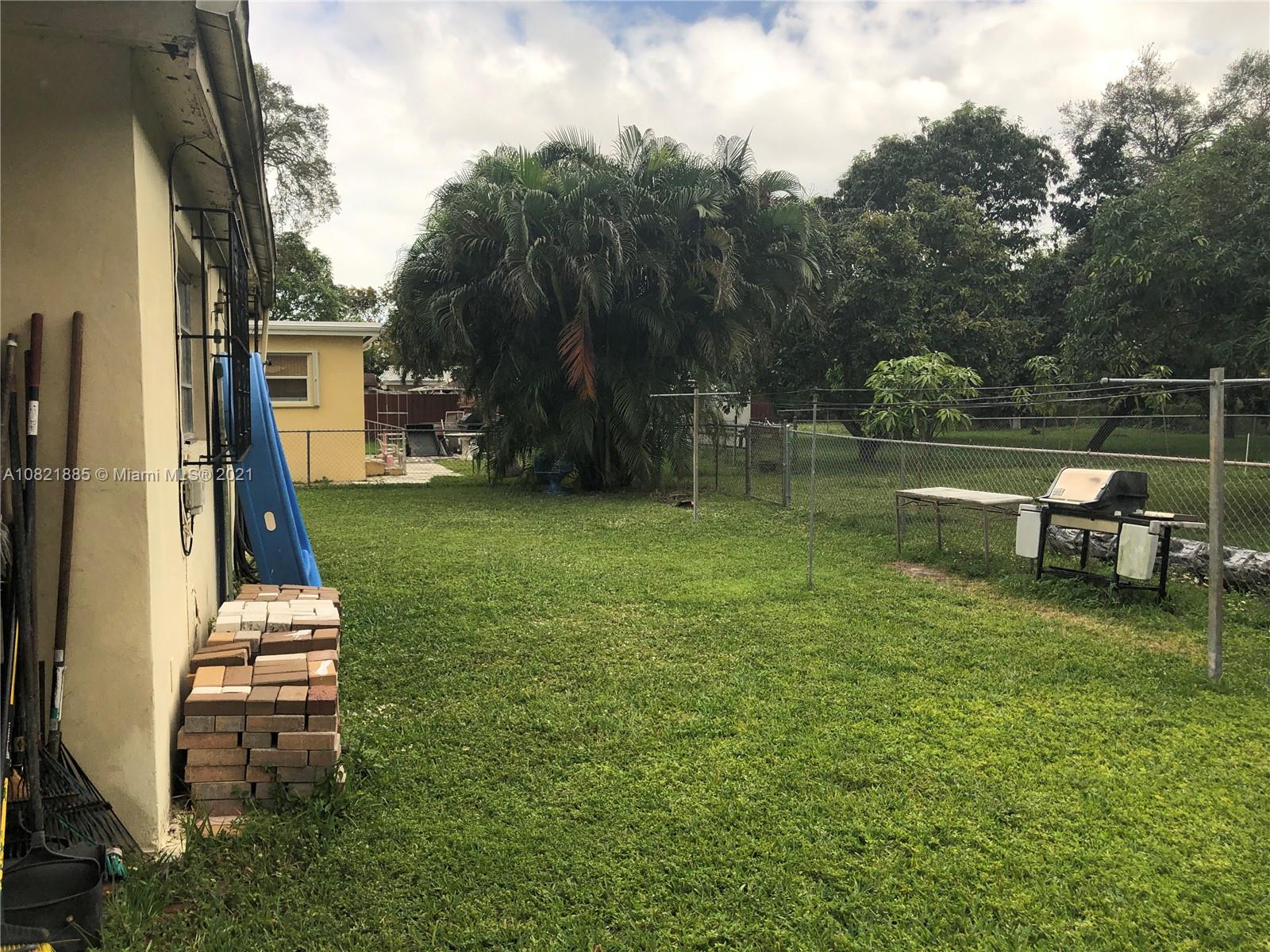 See details / 2333 sq. ft. $ 2020-02-21 0 Photo