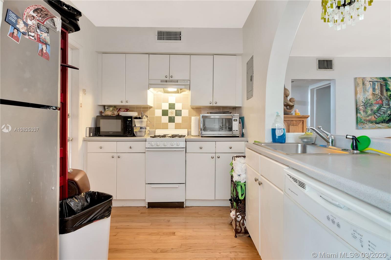 See details / 3873 sq. ft. $ 2021-02-16 0 Photo