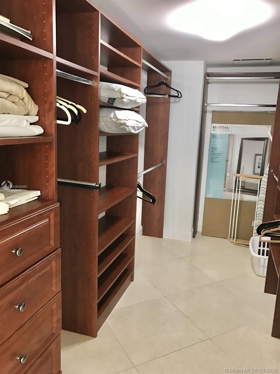 See details 4304 3 / 3 1675 sq. ft. $ 2020-03-18 0 Photo