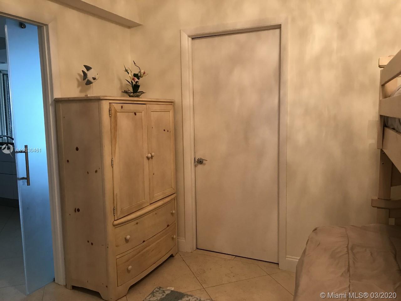 See details 4304 3 / 3 1675 sq. ft. $ 2020-03-18 0 Photo