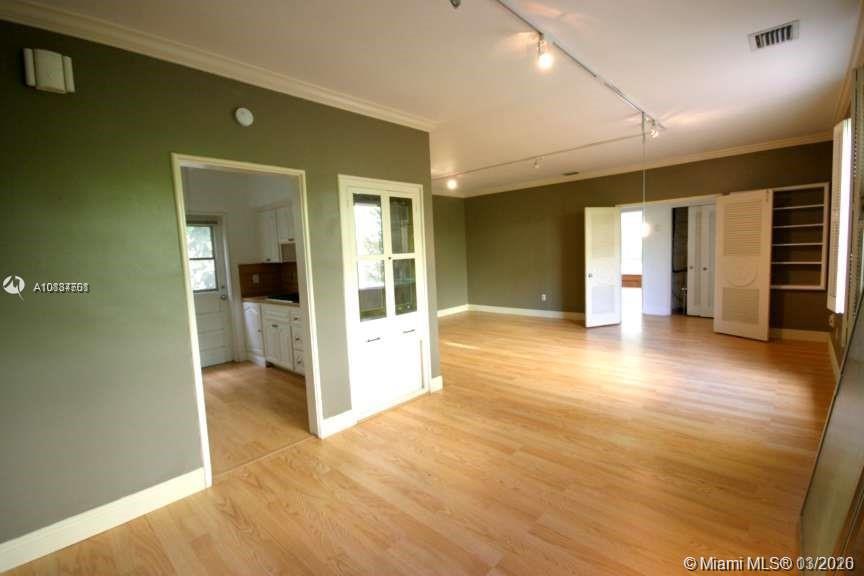 See details / 5366 sq. ft. $ 2021-04-08 0 Photo