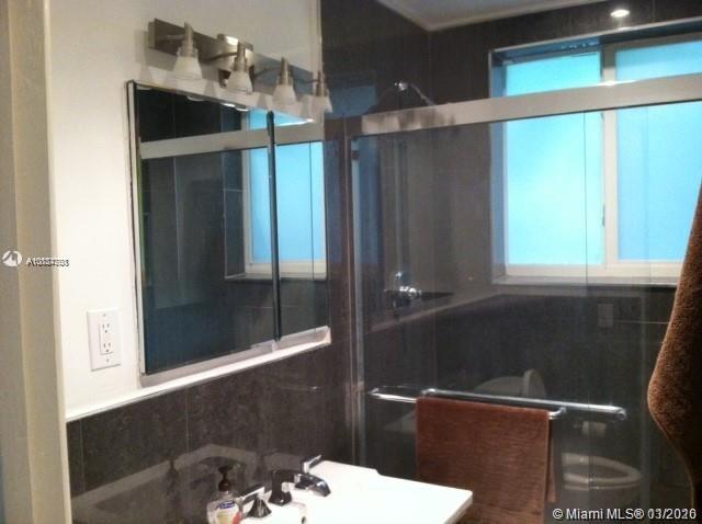 See details / 5366 sq. ft. $ 2021-04-08 0 Photo