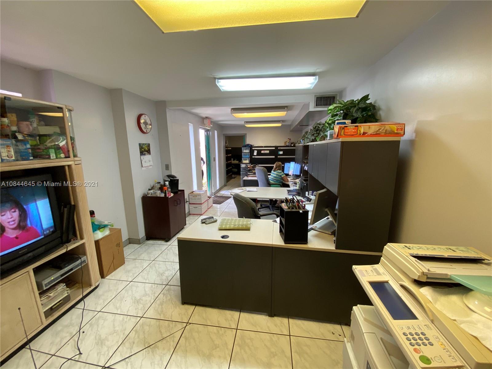 See details / 2717 sq. ft. $ 2020-04-19 0 Photo