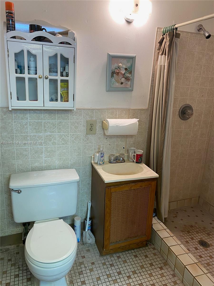 See details / 2717 sq. ft. $ 2020-04-19 0 Photo