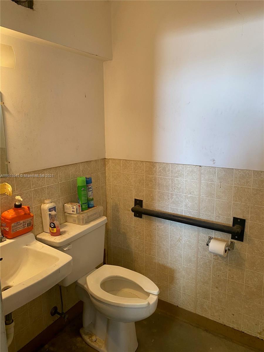 See details / 2717 sq. ft. $ 2020-04-19 0 Photo
