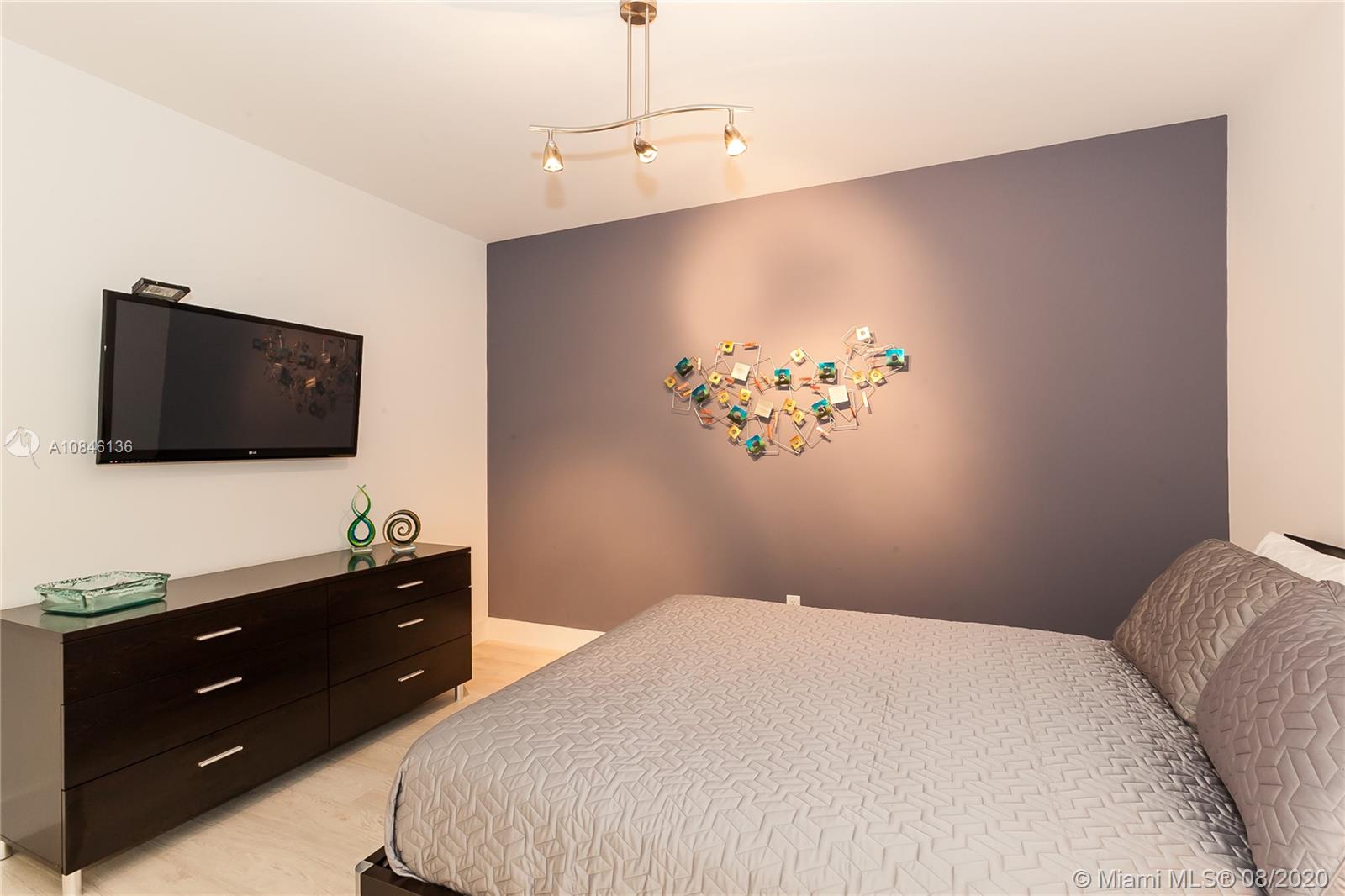 See details 3711 3 / 2 1554 sq. ft. $ 2020-09-25 0 Photo