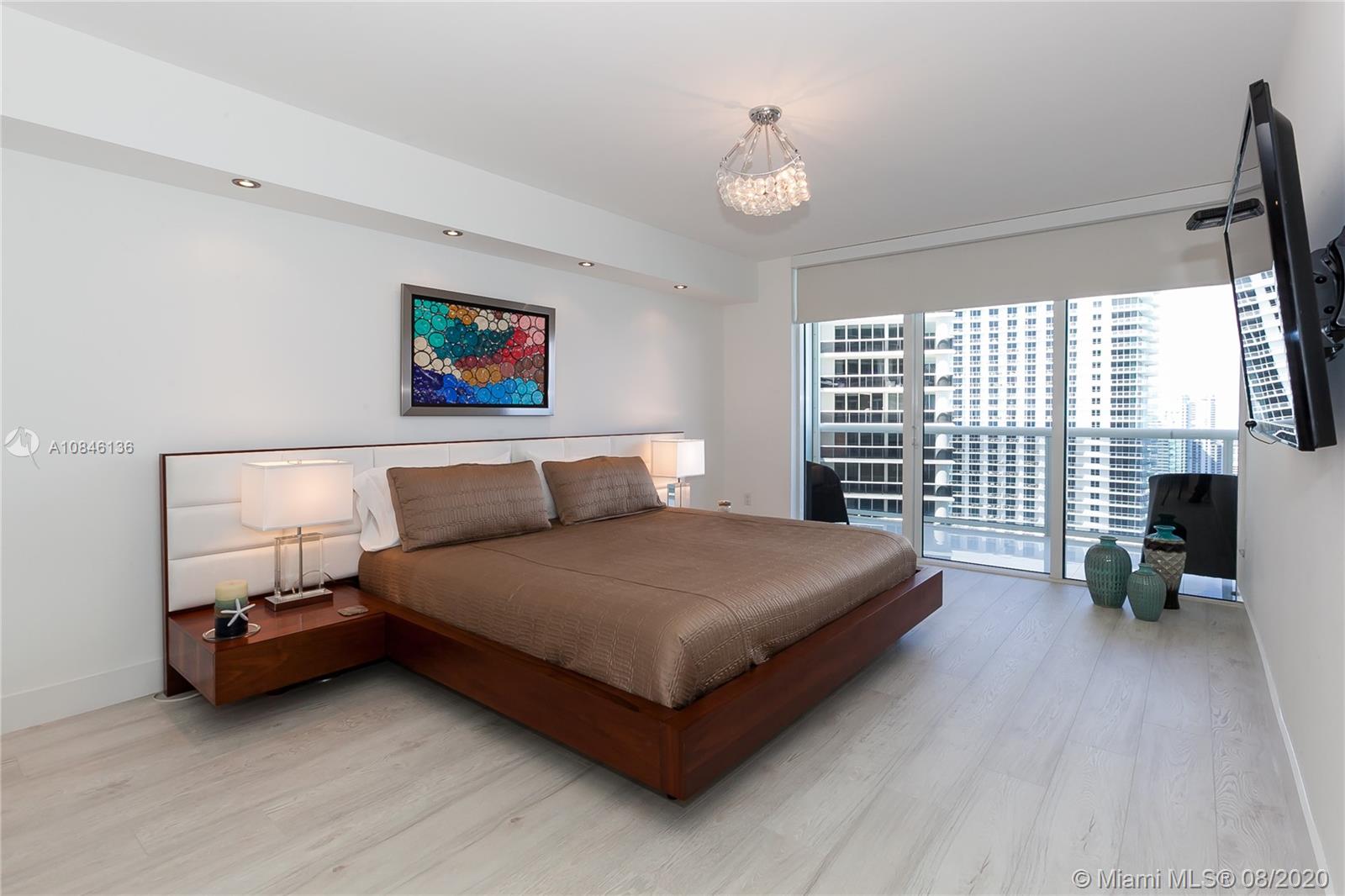 See details 3711 3 / 2 1554 sq. ft. $ 2020-09-25 0 Photo