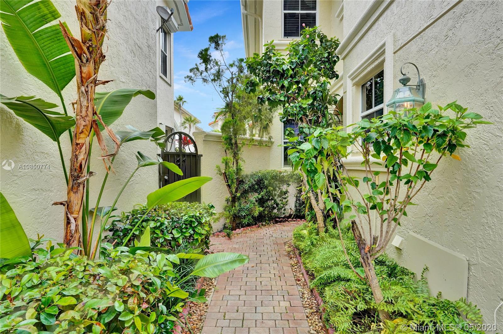 Photo of 1537 Mariner Way, Hollywood, Florida, 33019 -