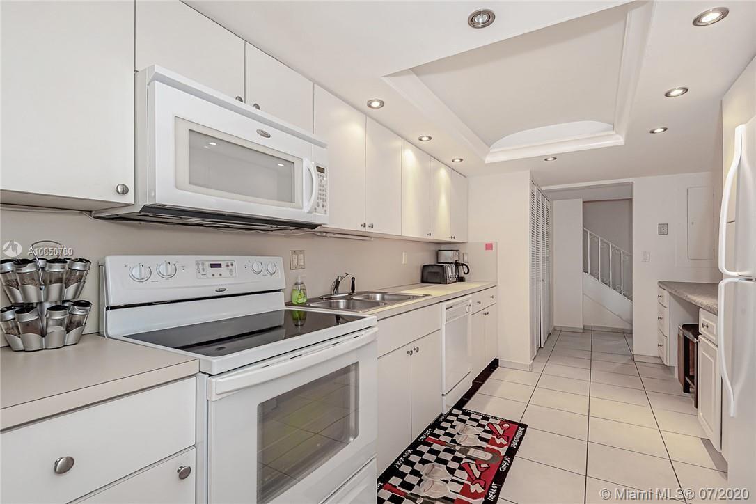 Photo of 2304 7th St #27, Hallandale Beach, Florida, 33009 -