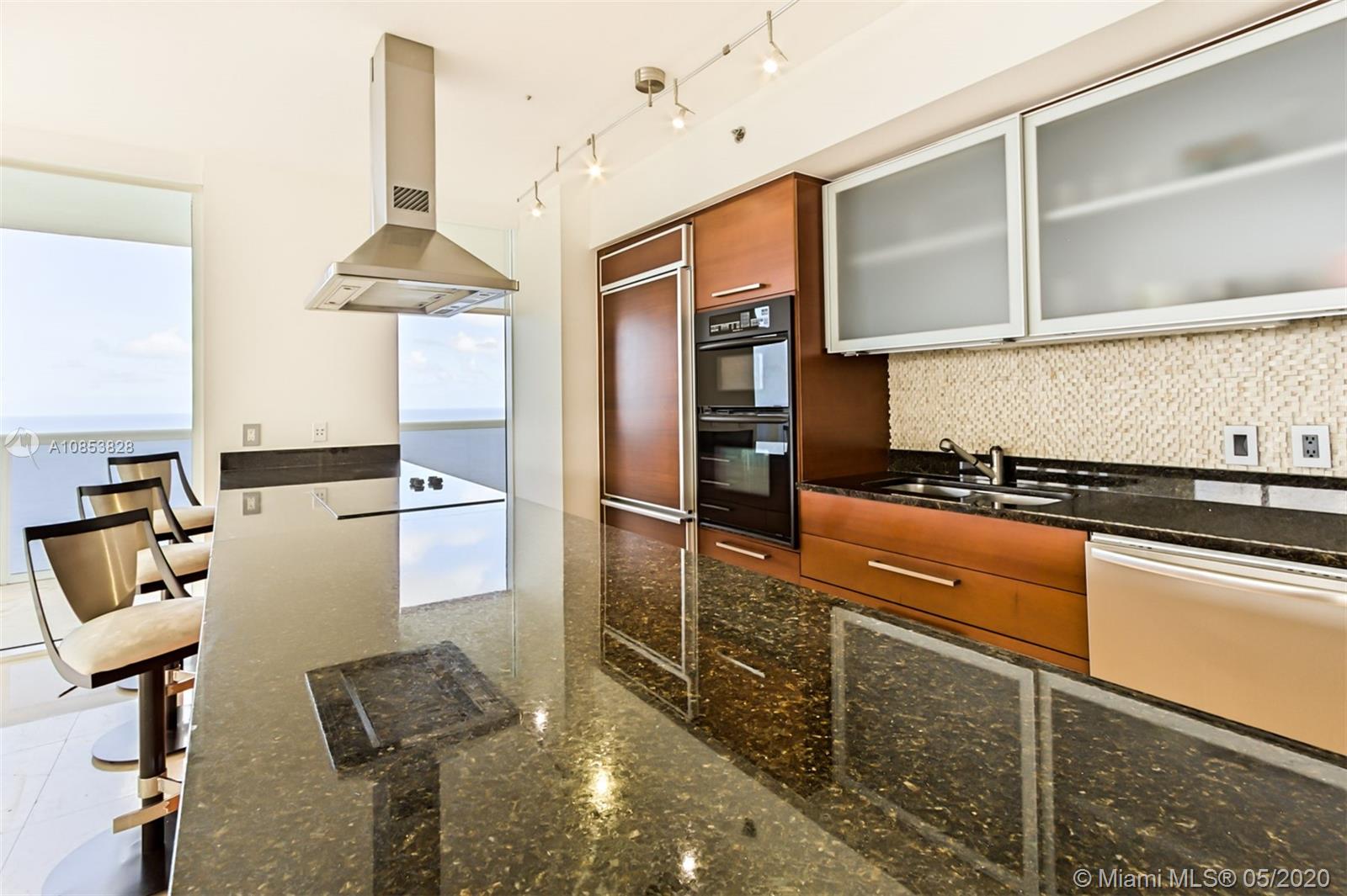 See details 4601 3 / 3 2065 sq. ft. $ 2020-05-04 0 Photo