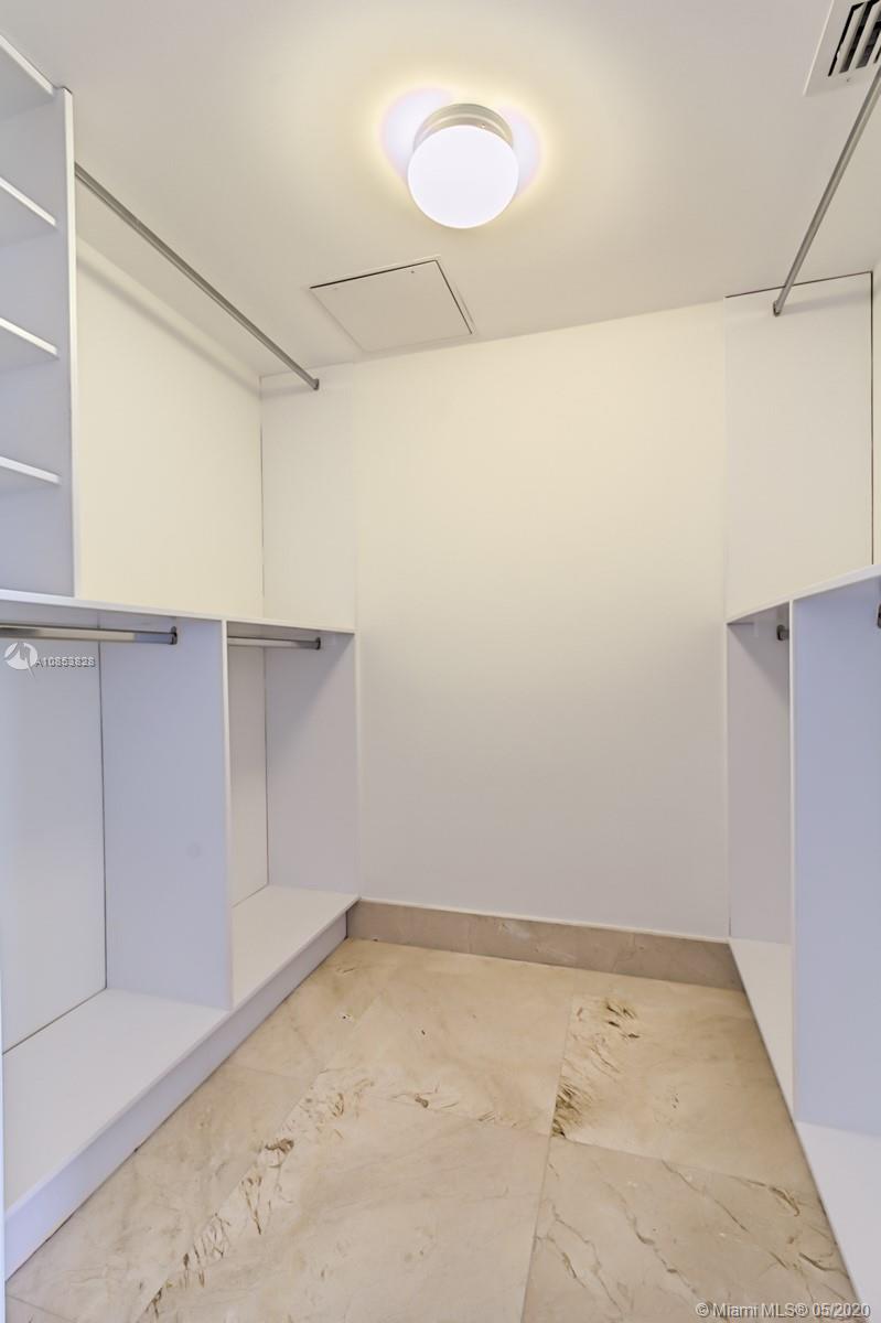 See details 4601 3 / 3 2065 sq. ft. $ 2020-05-04 0 Photo