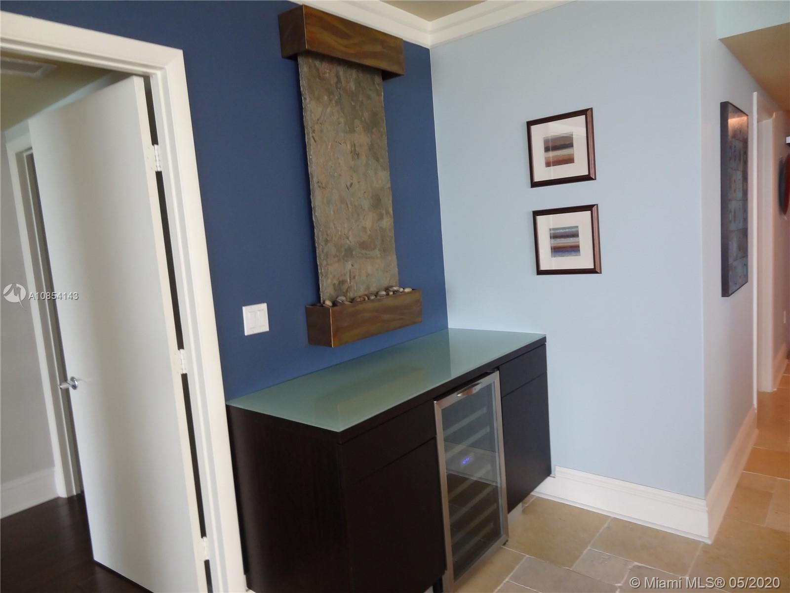 See details 2401 3 / 4 2078 sq. ft. $ 2020-05-05 0 Photo