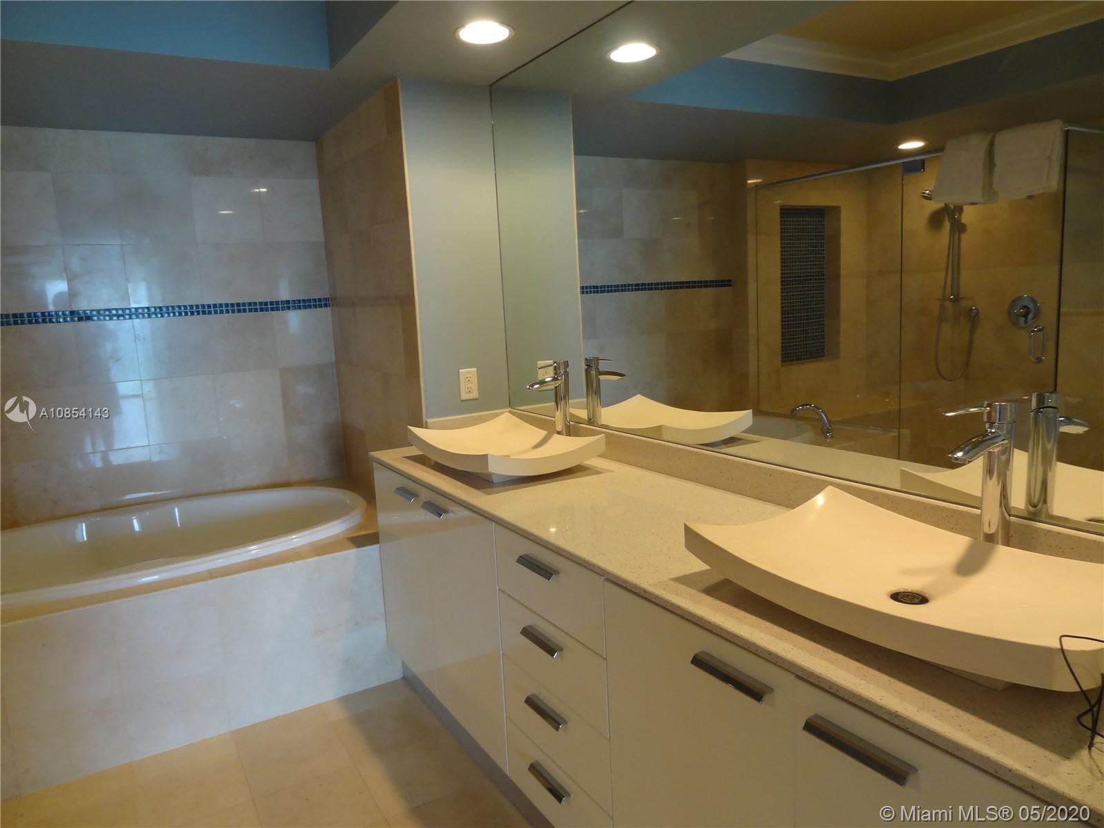 See details 2401 3 / 4 2078 sq. ft. $ 2020-05-05 0 Photo