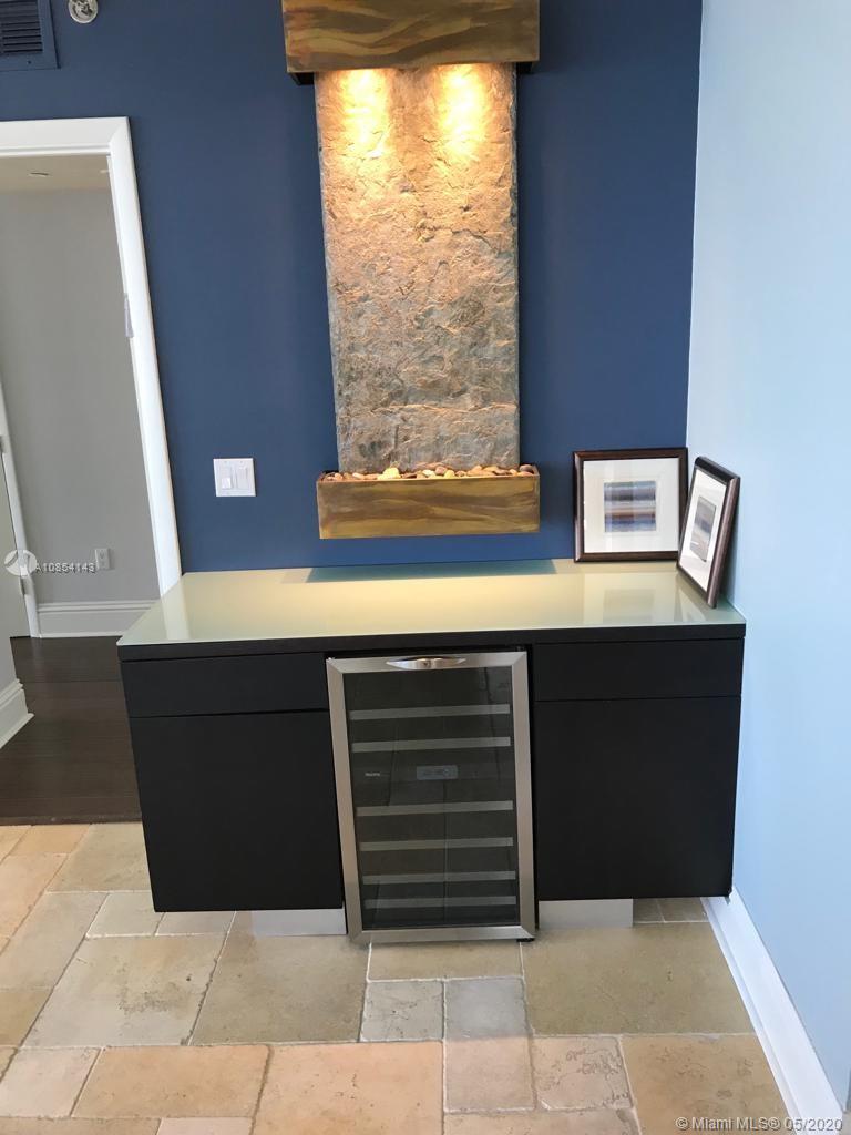 See details 2401 3 / 4 2078 sq. ft. $ 2020-05-05 0 Photo